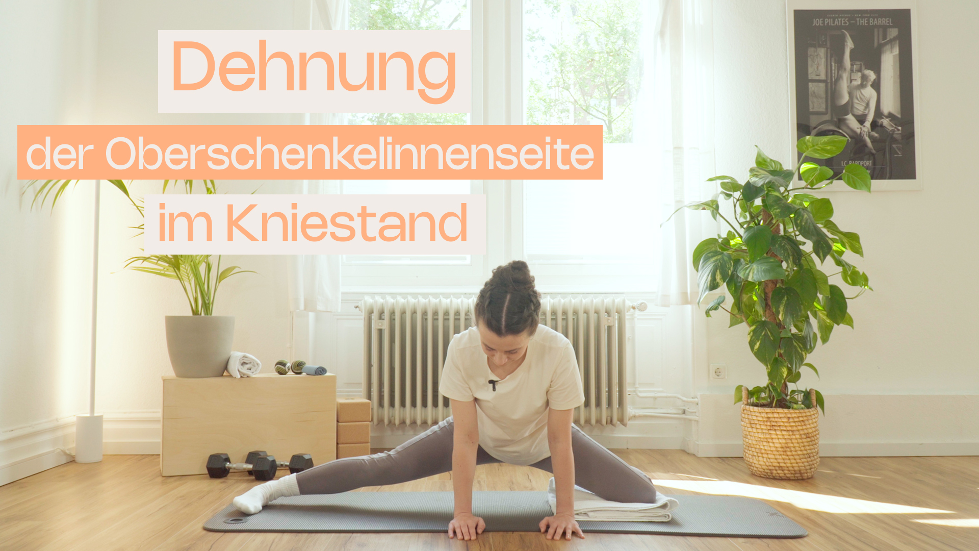 THUMBNAIL 16. Dehnung der Oberschenkelinnenseite im Kniestand